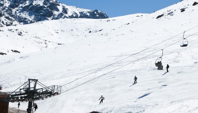 visit the station of oukaimeden in toubkal National Park and practice the ski 