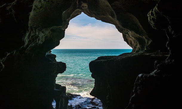 the-caves-of-hercules-is-one-of-the-most-popular-tourist-attractions-near-tangier-north-of-morocco-praphab-louilarpprasert.jpg